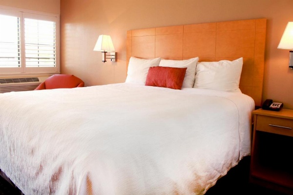Regency Inn image 7